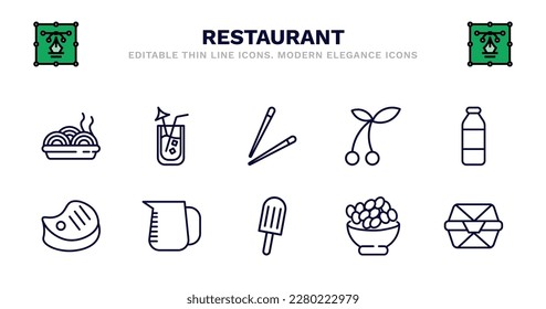 conjunto de iconos de la línea delgada del restaurante. íconos del contorno del restaurante como limonada con paja, palillos, dos cerezas, ladrillo de leche, chuleta de ternera, chuleta de carne, tarro de medida, helado pop, tazón de aceitunas, comida