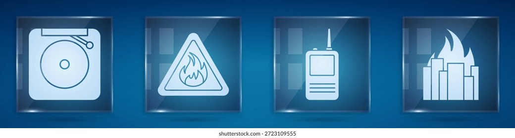 Sintoniza la campana de alarma, llama de fuego en triángulo, walkie talkie y fuego en edificios en llamas. Paneles de vidrio cuadrados. Vector