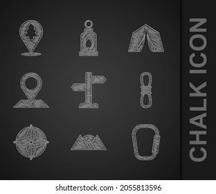 Straßenverkehrsschilder, Gebirge, Karabiner, Seilbahnsteig, Windrose, Lage, Touristenzelt und das Waldsymbol. Vektorgrafik