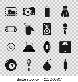 Set Rolling-Pin, Bathroom-Waage, Joystick für Arcade-Maschine, Punching-Tasche, Oven-Handschuh, Portable Video-Spielkonsole, Postal Stempel und Stereo-Lautsprecher Symbol. Vektorgrafik