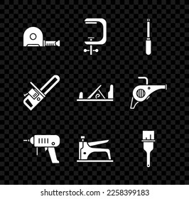 Ajuste la construcción de la ruleta, herramienta de faro y tornillo, destornillador, máquina de perforación eléctrica, grapadora de construcción, pincel de pintura, símbolo de plano de chainsaw y madera. Vector