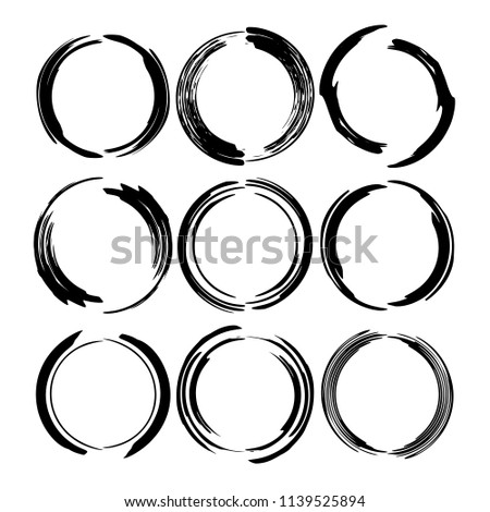 Set of round black frames. Empty circlular borders. Vector illustration. 