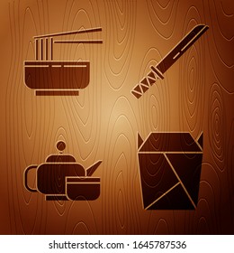 Das Restaurant ist geöffnet und bietet eine große Auswahl an asiatischen Nudeln in Schüssel und Stäbchen, japanische Teezeremonie und traditionelle japanische Katana auf Holzhintergrund. Vektorillustration