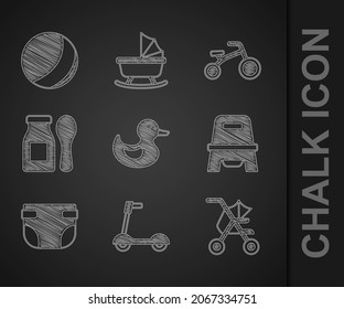 Set Gummiente, Roller Roller Roller, Baby Roller, Töpferei, Taucher, Jogurt in Flasche mit Löffel, Fahrrad für Kinder und Beach-Ball-Symbol. Vektorgrafik