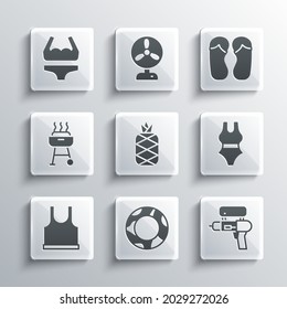 Set Rubber Schwimmring, Wasserpistole, Swimsuit, Ananas, Sleeveless T-Shirt, Grill und Flip Flops Icon. Vektorgrafik