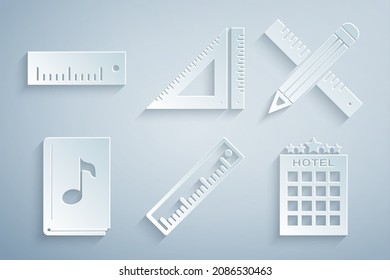 Establecer regla, regla cruzada y lápiz, libro de audio, edificio de hotel, triangular e icono. Vector