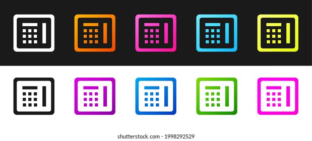 Establecer el icono de Safe aislado en el fondo blanco y negro. La puerta protege una bóveda de banco con una cerradura combinada. Protección de datos fiable.  Ilustración vectorial