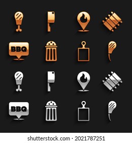 Salt-Set, gegrilltes Schweinefleisch bbbq Rippen, Rib-Aug-Steak, Schneidebrett, Barbecue, Lage mit Feuer Flamme, Hühnerbein und Fleisch-Chopper-Ikone. Vektorgrafik