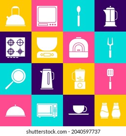 Set de Sal y pimienta, Espatula, horquilla de barbacoa, Cuchara, báscula electrónica, estufa de gas, hervidor de agua con mango e ícono de horno. Vector