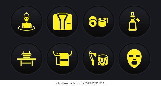 Set Banco de sauna con cubo, botella de aceite esencial, toalla en la percha, hacha de madera en tocón, rollo de papel higiénico, albornoz, máscara cosmética facial y el hombre el icono de la sauna. Vector