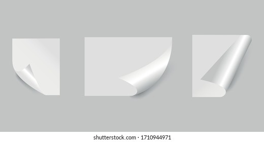 Conjunto de hojas de papel. Esquina de página ondulada con sombra sobre un fondo transparente. Una hoja de papel en blanco. Ilustración del vector