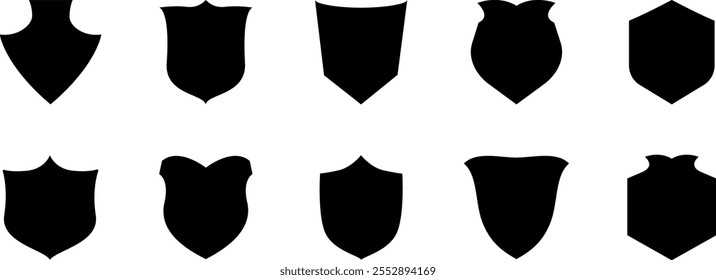 Conjunto de iconos de escudo. colección de iconos de escudo de seguridad. Diferentes escudos en negro para tu diseño.