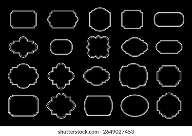 Conjunto de quadros lineares simples com traço triplo. Bordas e quadros vetoriais. Coleção de modelos horizontais pretos para design de texto.