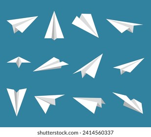 Establecer un icono de planos de papel simple. Aviones de papel de origami blanco de diferentes ángulos. Aviones hechos a mano con fondo azul. Ilustración del vector