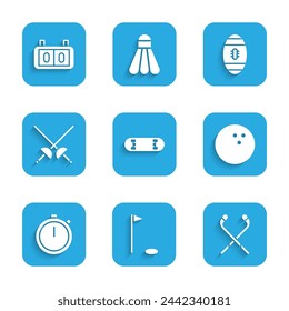 Juego truco de patineta, bandera de golf, palos de hockey sobre hielo, bola de bolos, cronómetro, esgrima, fútbol americano y deporte icono de marcador mecánico. Vector