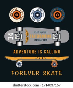 Juego de patinetas y patinetas.