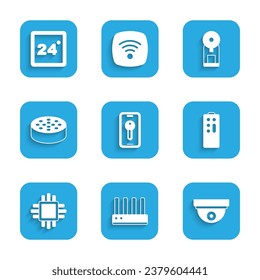 Establece la tecla inteligente, la señal del router y wi-fi, el sensor de movimiento, el mando a distancia, el procesador con CPU, agua, máquina de café e icono del termostato. Vector