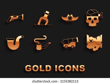 Fijar tubería para fumar, capitán Pirata, mapa del tesoro, cañón, sombrero, pistola de vintage y botella con el icono del agua del mensaje. Vector