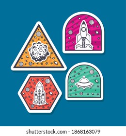 conjunto de insignias de espacio en el diseño de ilustraciones vectoriales de fondo azul