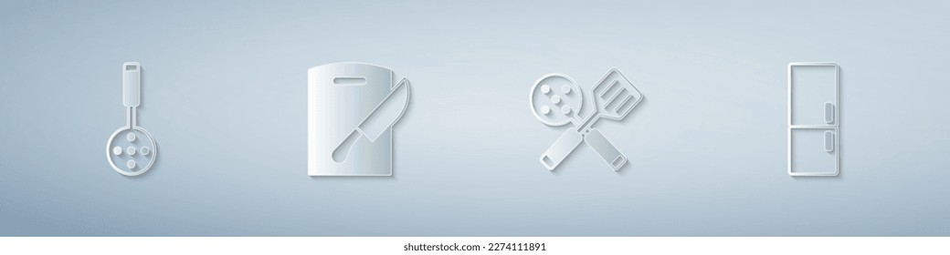 Establezca Spatula, Cutting board y cuchillo y Refrigerator. Estilo de arte de papel. Vector