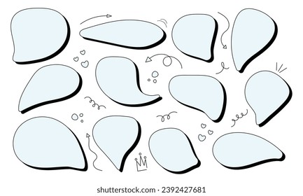 Conjunto de burbujas de voz en estilo doodle. Ilustración vectorial moderna.