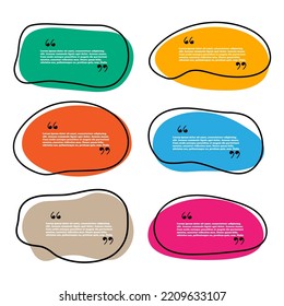 Conjunto de texto de comillas de voz en color. Plantilla de placa geométrica con material en forma de círculo.