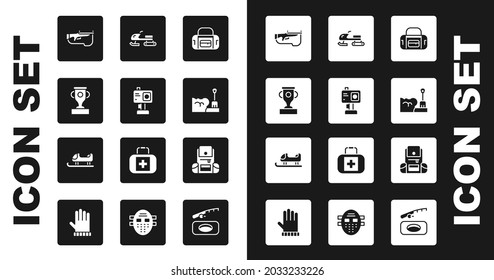 Set Sport-Tasche, Action-Kamera, Award-Tasse, Biathlon-Gewehr, Schneeschuhe, Schneemobil, Wanderrucksack und Schlittensymbol. Vektorgrafik