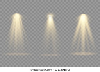 Conjunto de reflectores aislados sobre fondo transparente. Fuentes de luz, iluminación para conciertos, focos de escena. Efecto ligero con rayos oro. Diseño de una plantilla de rayo vertical para proyectores de teatro. Vector. 