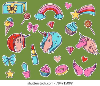 Un conjunto de etiquetas con unicornios, dulces y más.