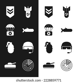 Set U-Boot, Parachute mit Erste-Hilfe-Kit, Chevron, Atombombe, Handgranate, Militärhelm, Radarziele und Panzersymbol. Vektorgrafik