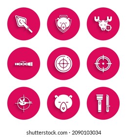 Juego Deportes Target para la competición de tiro, Cabeza de oso, Flashlight y cuchillo, Pato de caza con cruces, Vista óptica de francotirador, icono de punta de flecha de alce e hipster. Vector
