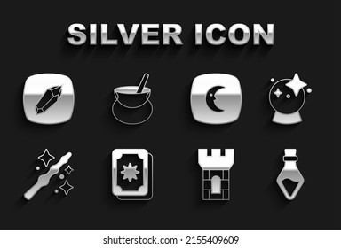 Juego de tarjetas Tarot, bola mágica, botella con poción, torre del castillo, varita, estrellas de la luna, piedra y icono del caldero de Brujas. Vector