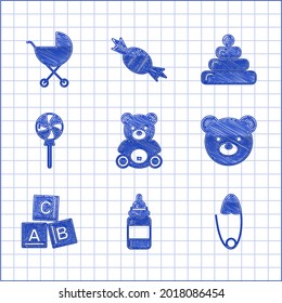 Ponga juguete de peluche de oso de Teddy, botella de bebé, clavija de acero clásico, bloques ABC, Lollipop, pirámide e icono de cochecito. Vector