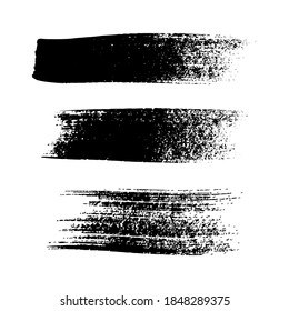 Satz von drei schwarzen Pinselstrichen. Handgezeichnete Tintenflecken einzeln auf weißem Hintergrund. Vektorgrafik