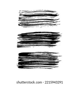 Satz von drei schwarzen Pinselstrichen. Handgezeichnete Tintenflecken einzeln auf weißem Hintergrund. Vektorgrafik