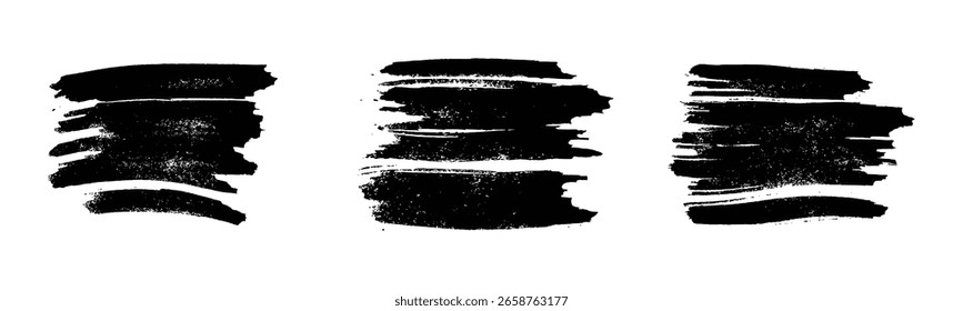 Conjunto de tres pinceladas negras. Manchas de tinta dibujadas a mano aisladas sobre fondo blanco. Ilustración vectorial