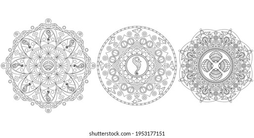 Conjunto de tres mandalas dibujados sobre el tema marino