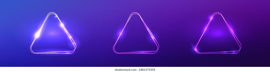 Set von drei neonfarbenen doppelten abgerundeten Dreieckrahmen mit leuchtenden Effekten auf dunkelblauem Hintergrund. Leere glühende Techno-Kulisse. Vektorillustration