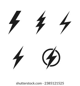 conjunto de iconos de trueno y relámpago con diseño plano.iconos de electricidad