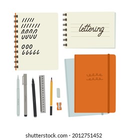 Conjunto de herramientas para el grabado a mano. Libros de bocetos dibujados a mano, lápiz, revestimiento, marcador, afilador de lápiz, borrador, regla. Vista superior. Artículos de arte. Ilustración plana vectorial, aislada en blanco. Ejercicios.