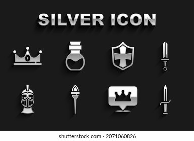 Ponga llama de antorcha, espada medieval, daga, corona rey de la ubicación, casco de hierro, Escudo, icono de botellas de Rey y veneno. Vector