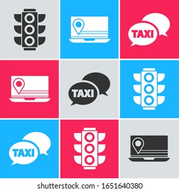 Ajuste el semáforo, el portátil con el marcador de ubicación y el icono de servicio telefónico de llamadas en taxi. Vector