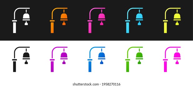 Set Train Station Bell Symbol einzeln auf schwarz-weißem Hintergrund.  Vektorgrafik