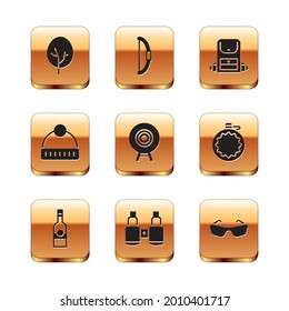 Árbol Set, Botella de vodka, Binoculares, Deporte Target, sombrero de invierno, mochila de senderismo, Icono de Glasses y Bow. Vector