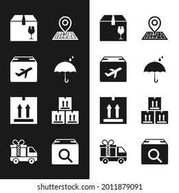 Establecer caídas de paraguas y lluvia, Caja de cartón de avión, Entrega con contenido frágil, Mapa de marcador de posición, Tráfico de cartón, Paquete de búsqueda e icono de regalo de camión. Vector