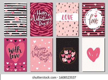 Conjunto de tarjetas de felicitación y afiches del día de San Valentín con corazones dibujados a mano y pinceladas decorativas texturadas en el fondo. Feliz Día de San Valentín, te quiero palabras, estilo vectorial escandinavo