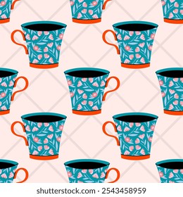 Conjunto de varias tazas con té o café. Vista lateral. Diferentes adornos. Flores, bayas, etc Dibujado a mano de color de Ilustración vectorial de moda. Estilo de dibujos animados. Diseño plano. Aislado en un fondo rosa