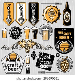 Conjunto de emblemas de cerveja artesanal vetorial e elementos de design