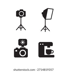Un conjunto de Vectores que ilustran la Fotografía Video clave y el equipo de videografía, específicamente una cámara de acción, un teleobjetivo zoom y símbolos generales para la grabación de imágenes y vídeos. Ideal para proyectos de diseño relacionados con la tecnología o los medios