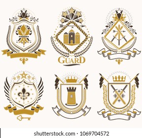 Conjunto de insignias vectoriales retro creadas con elementos de diseño como castillos medievales, armaduras, animales salvajes, coronas imperiales. Colección del escudo de armas.